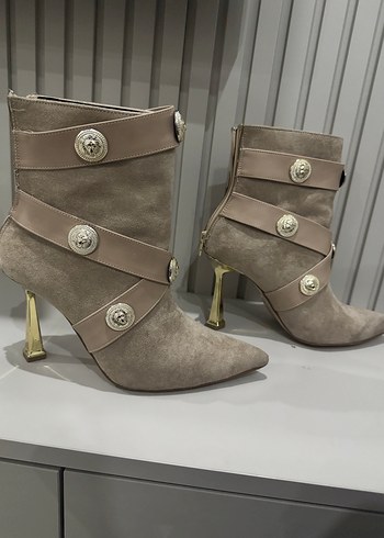 Bej Süet Yüksek Topuklu Tokalı Kadın Bot - Görsel 2