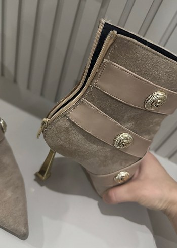 Bej Süet Yüksek Topuklu Tokalı Kadın Bot - Görsel 6