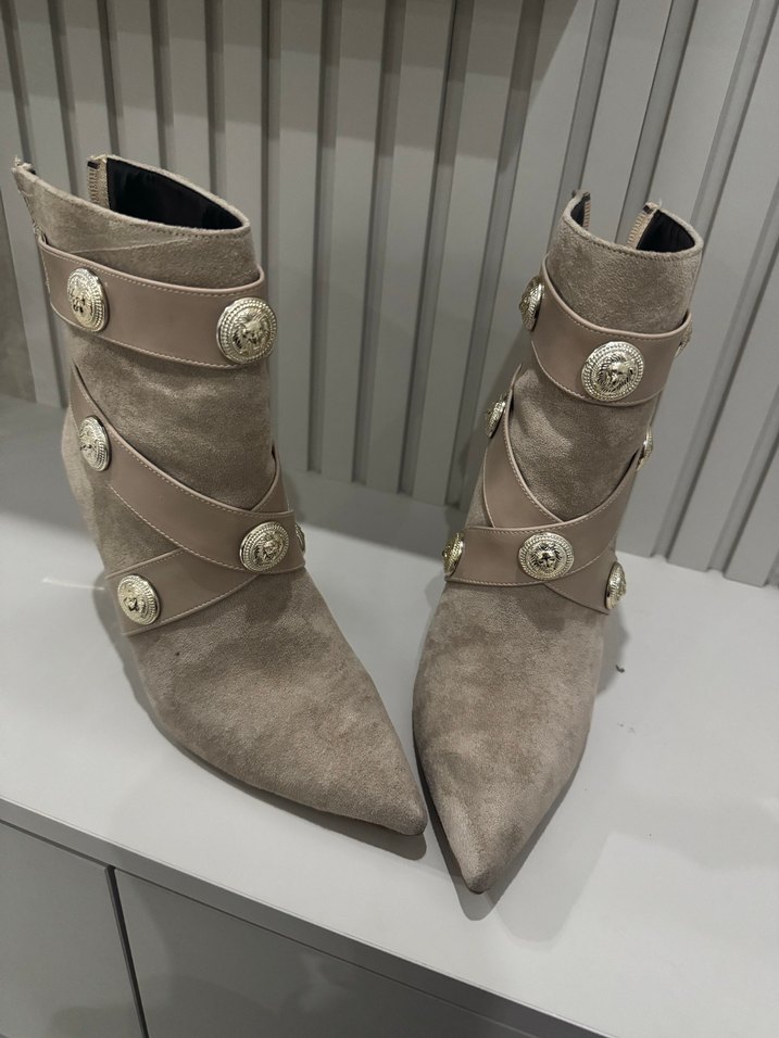 Bej Süet Yüksek Topuklu Tokalı Kadın Bot - Görsel 4