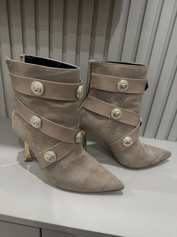 Bej Süet Yüksek Topuklu Tokalı Kadın Bot - Görsel 5