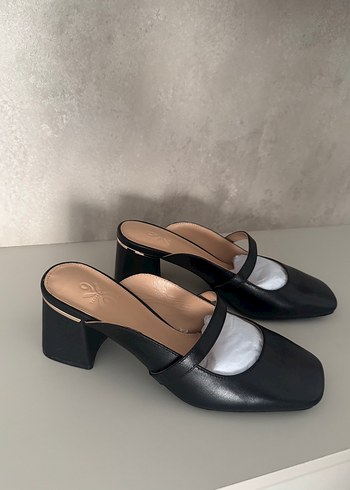 Nine West Klasik Siyah Tokalı Topuklu Kadın Ayakkabı