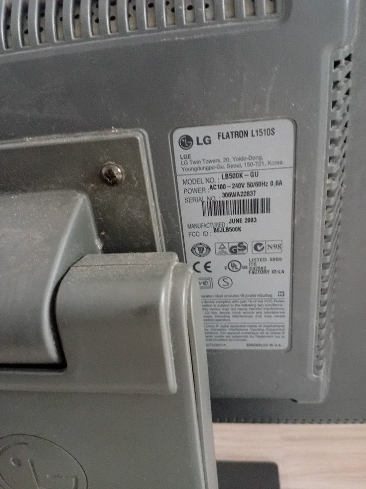 Gri LG FLATRON Monitör görüldüğü gibi bilgi sahibi değilim - Görsel 3