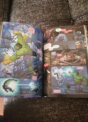 Beden Renk Thanos vs. Hulk