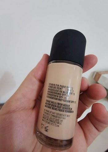Beden Mac, Nyx, Estee Lauder Açık Bej Fondöten şişesi Seti