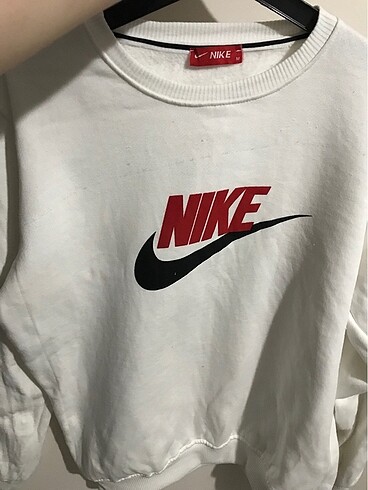 Nike orjinal barkodlu sweatshirt son fiyattır