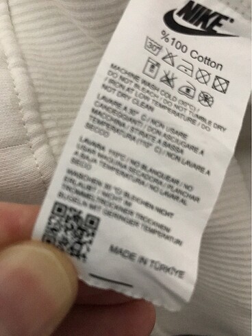 m Beden beyaz Renk Nike orjinal barkodlu sweatshirt son fiyattır
