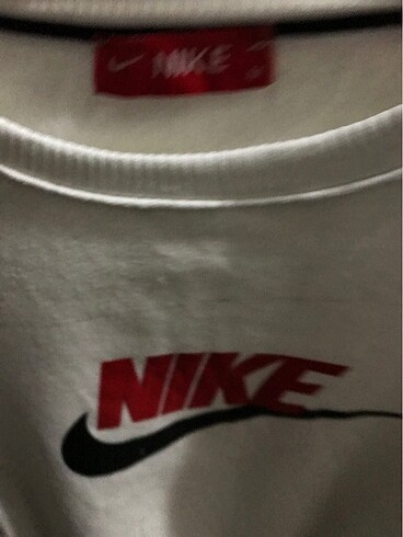 m Beden Nike orjinal barkodlu sweatshirt son fiyattır