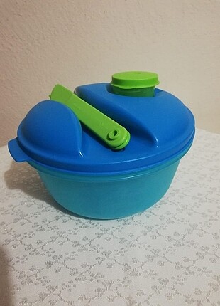 Tupperware salata kabı