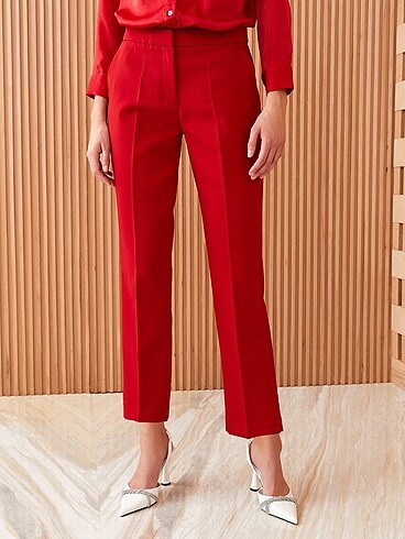 Karol kırmızı kumaş pantolon