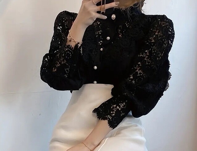 Zara İthal siyah güpürlü taşlı gömlek