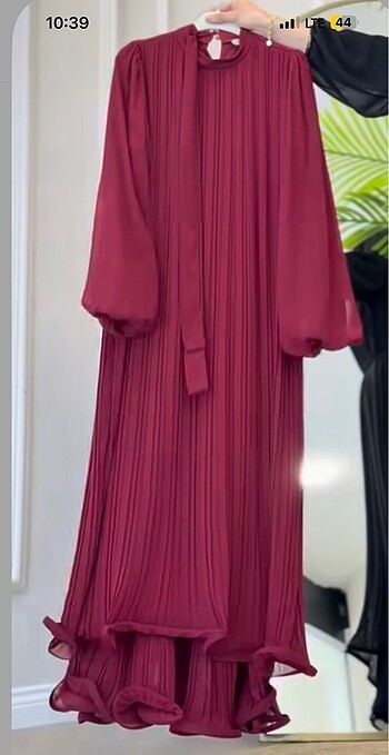 H&M Eteği volanlı piliseli özel gün elbisesi
