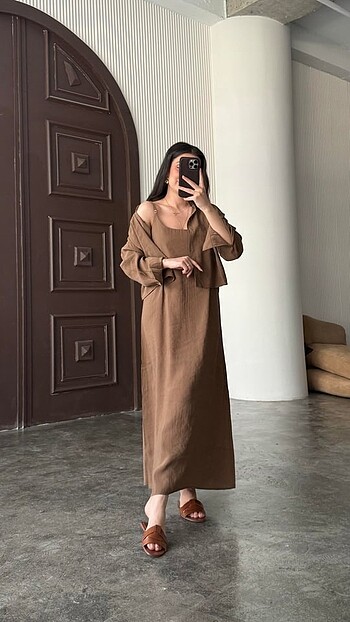 KAHVE GÖMLEKLİ İP ASKILI TESETTÜR ELBİSE