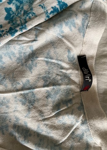 Mavi V Yaka Bağlamalı Uzun Kollu Hırka - Görsel 2