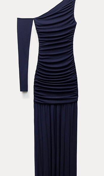 xl Beden lacivert Renk Zara etiketi üstünde elbise