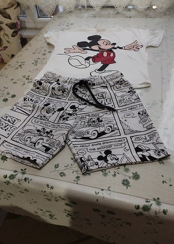 Zara Mickey Mouse Baskılı Pijama Takımı - Görsel 3