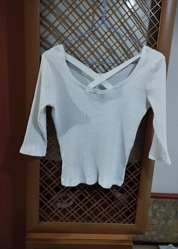 Beyaz V Yaka Triko Crop Top - Görsel 2