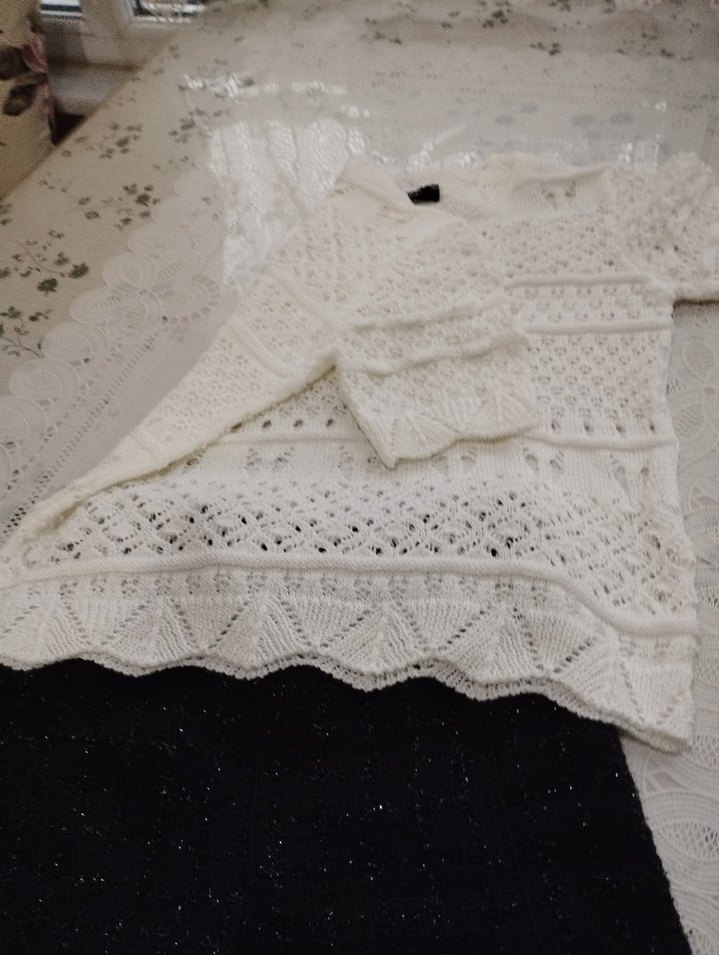 Beyaz Nakışlı Bohem Kısa Örgü Kazak - Görsel 2