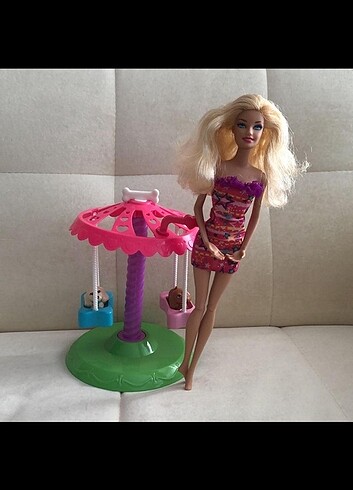 Barbie ve salıncak 