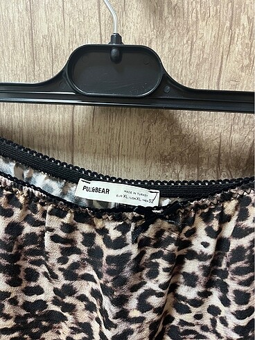 xl Beden Pull&Bear leopar midi etek