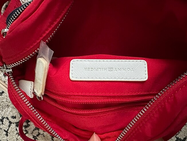  Beden kırmızı Renk Tommy hilfiger çanta