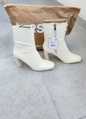 Bershka Çizme