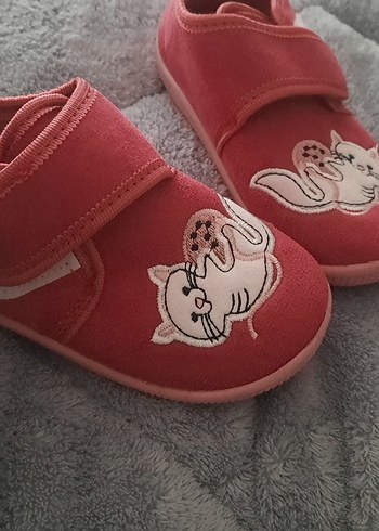 Kız Çocuk Pembe Nakışlı Sıcak Terlikler - Görsel 2