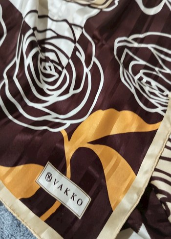 Kadın Kahverengi İpek Desenli Şal  Vakko - Görsel 3