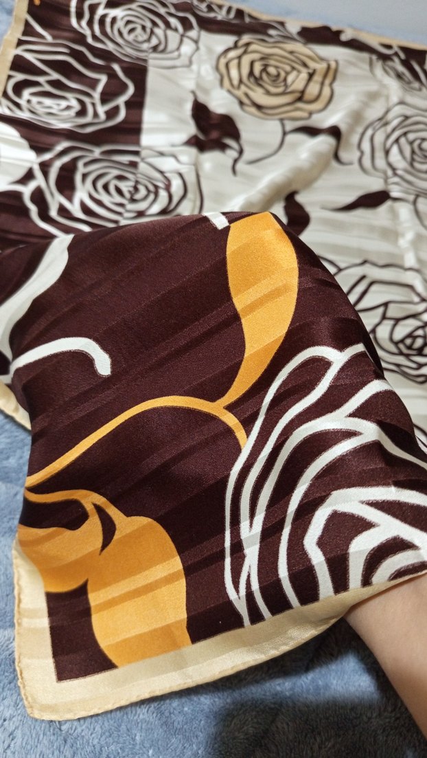 Kadın Kahverengi İpek Desenli Şal  Vakko - Görsel 4