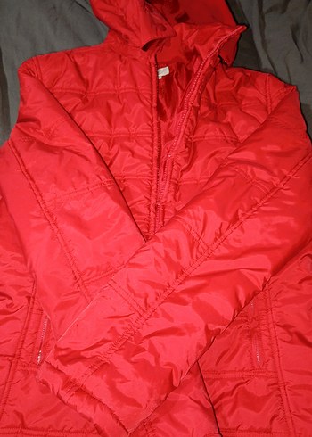 Kırmızı Kapüşonlu Fermuarlı Kadın Kışlık Mont zara marka - Görsel 6