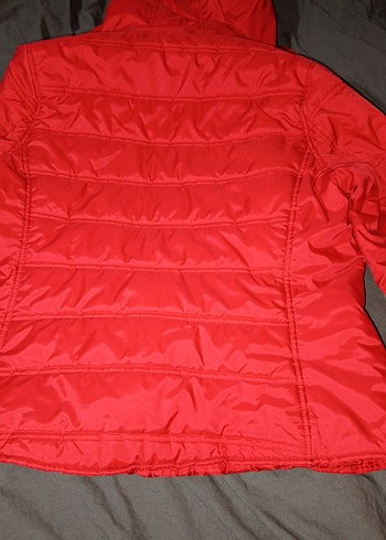 Kırmızı Kapüşonlu Fermuarlı Kadın Kışlık Mont zara marka - Görsel 9