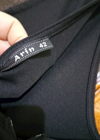 Hafif parlak siyah V Yaka Midi Elbise - Görsel 11