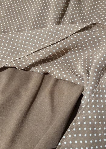 Bej Pileli Midi Elbise - Görsel 11