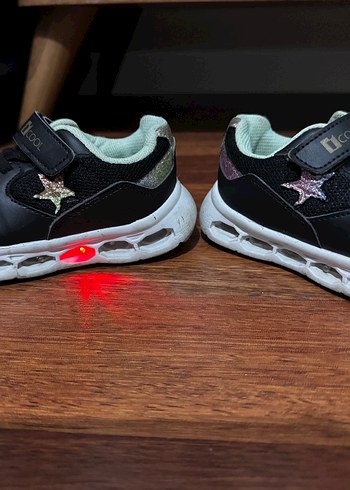 Kız Çocuk Siyah Işıklı Spor Ayakkabı - Görsel 2