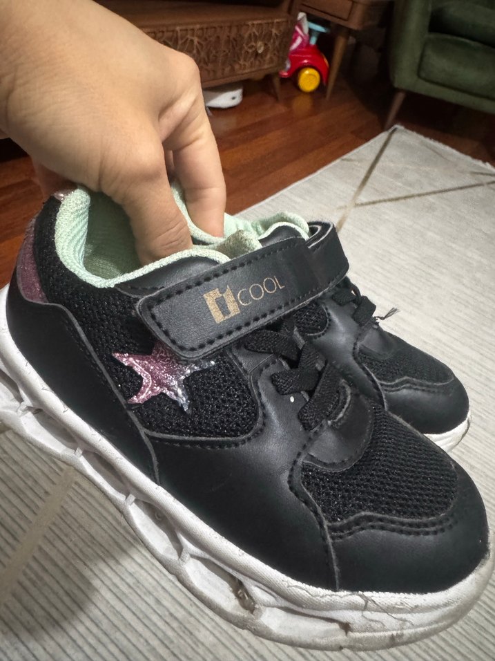 Kız Çocuk Siyah Işıklı Spor Ayakkabı - Görsel 4