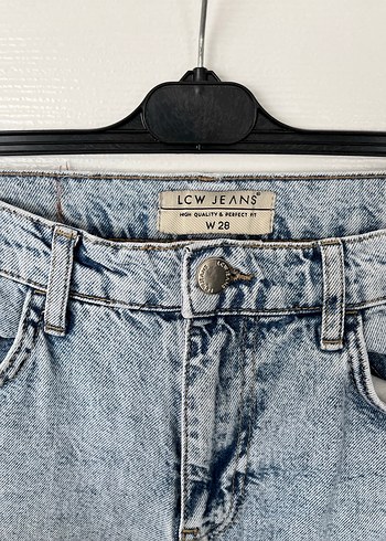 28 Beden Gri Beyaz Batik Desenli Rahat Kesim Kadın Jean