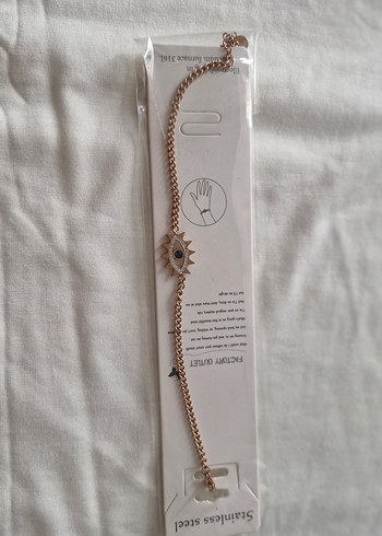 Zincir Detaylı Altın Renk Minimalist Bileklik - Görsel 2