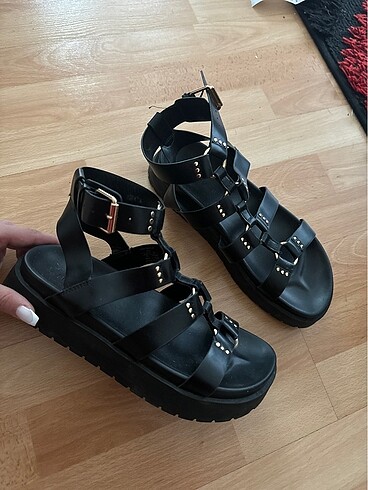 38 Beden siyah Renk Bershka Siyah Sandalet Terlik