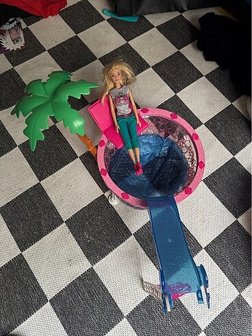 Barbie Barbie Havuz Seti