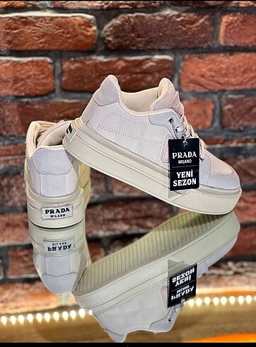 Prada Prada bayan
