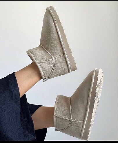 Ugg Ugg bot