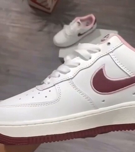 Nike Nike cherry