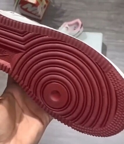 37 Beden beyaz Renk Nike cherry