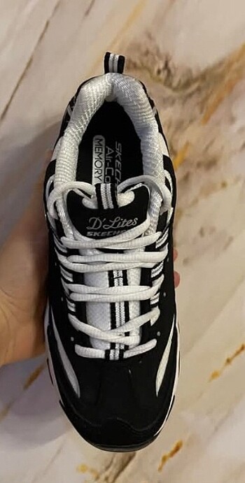 37 Beden Skechers