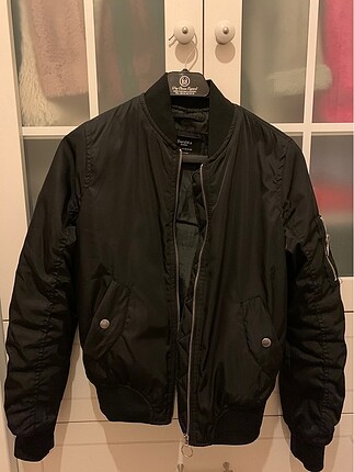BERSHKA BOMBER CEKER