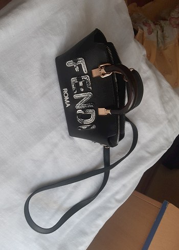 Fendi Roma Siyah Deri Kadın Çanta