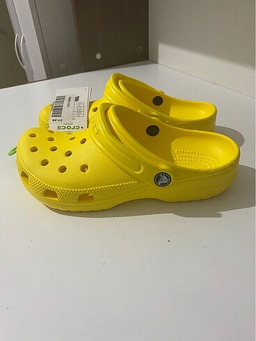 37 Beden sarı Renk CROCS TERLİK 37/38 ORJİNAL