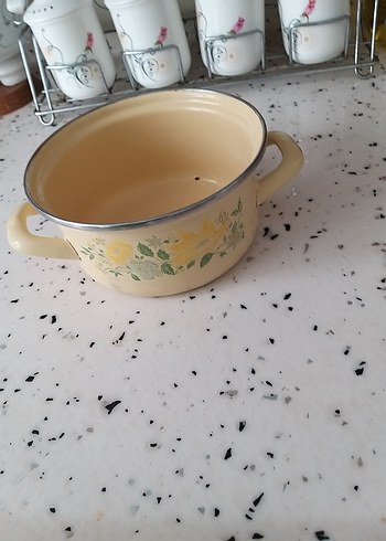 Diğer Pastel Sarı Emaye Çiçek Desenli küçük Tencere çinko