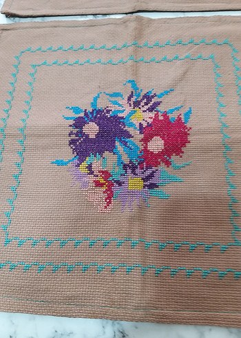 Renkli Çiçek Desenli El İşlemesi 2 adet kırlent kılıfı nostalji - Görsel 11