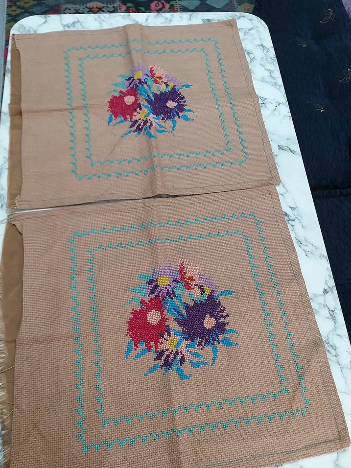 Renkli Çiçek Desenli El İşlemesi 2 adet kırlent kılıfı nostalji - Görsel 3