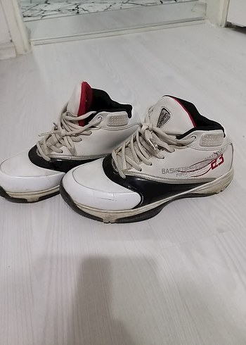 Beyaz Bağcıklı Basketbol Ayakkabısı - Görsel 6